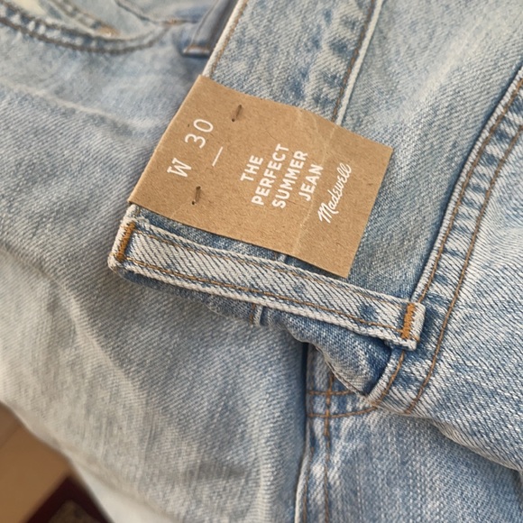 Madewell - The Perfect Summer Jean - Picture 4 of 9